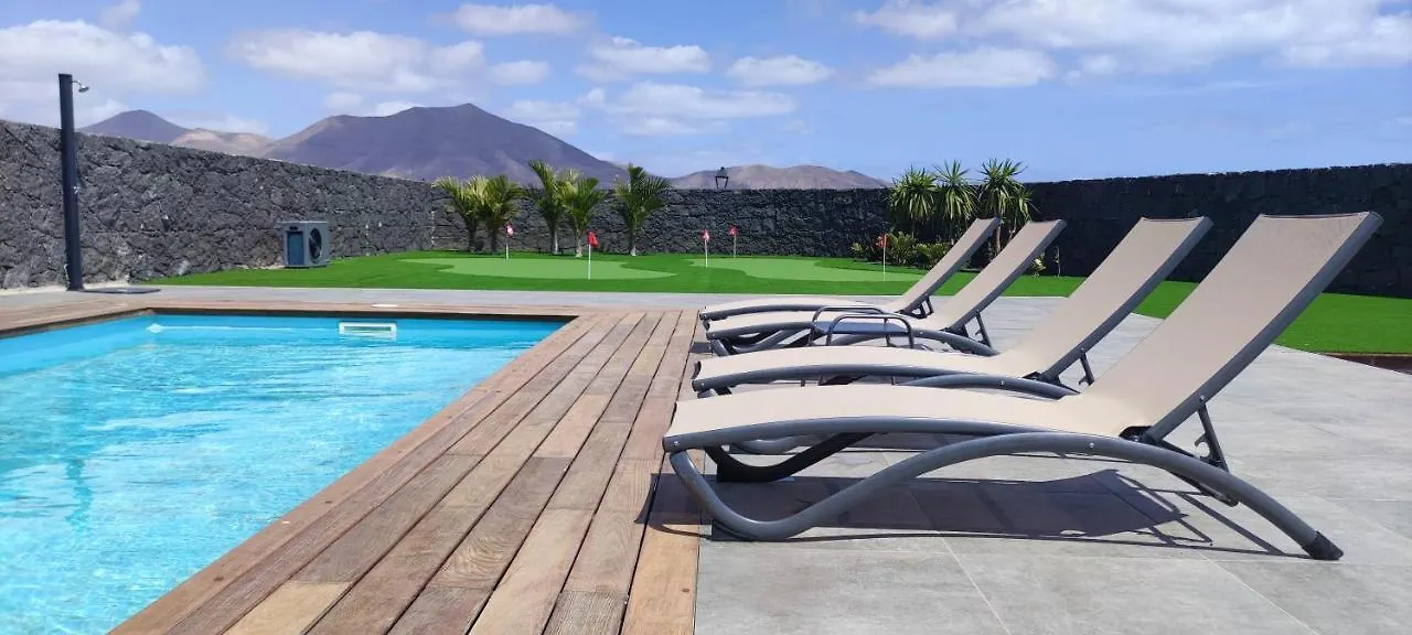 Villa Geneva - Relax y diversión Playa Blanca  España