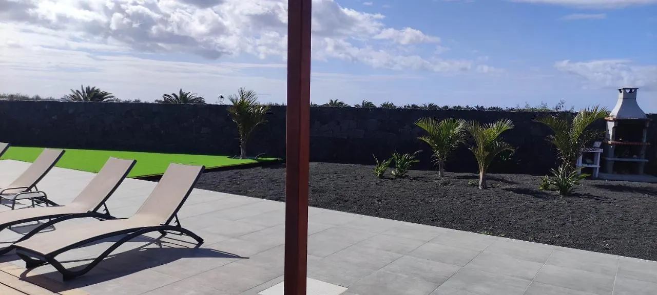 Villa Geneva - Relax Y Diversion Playa Blanca  Spain